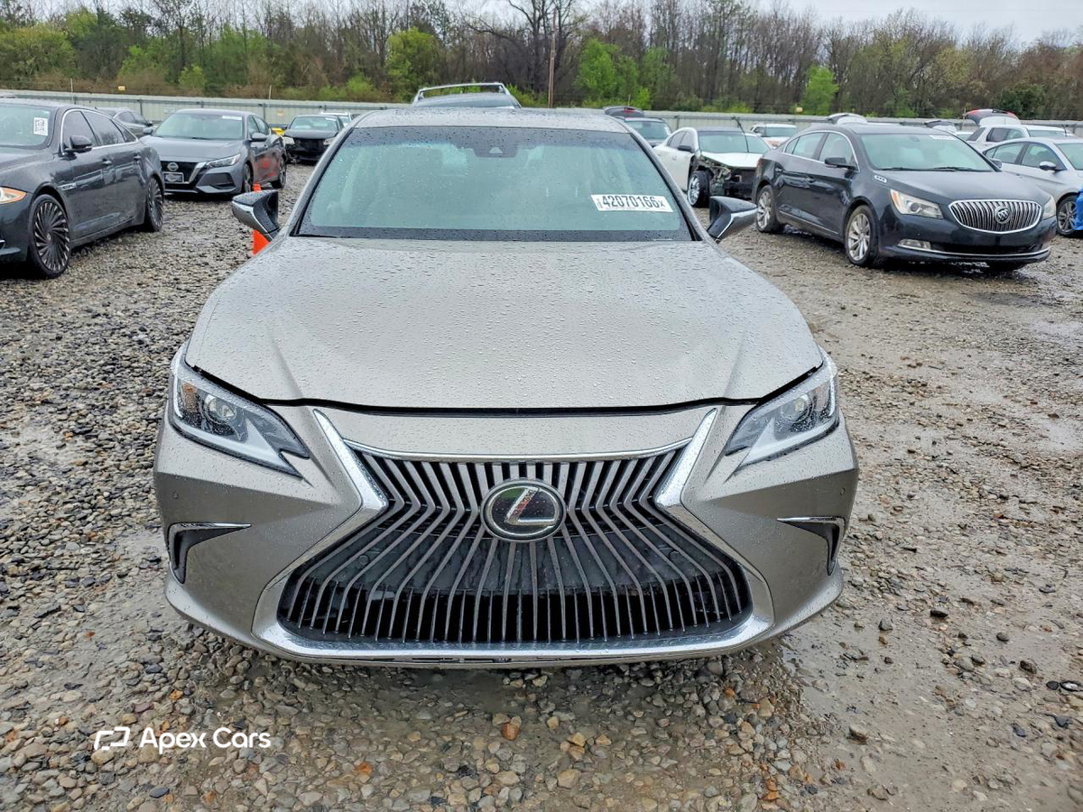 Lexus ES 2021