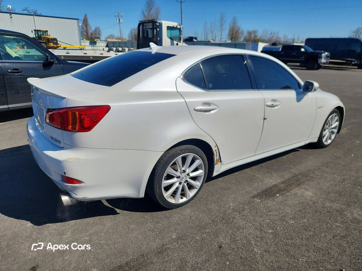 Lexus IS 2010
