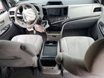 Toyota Sienna 2011