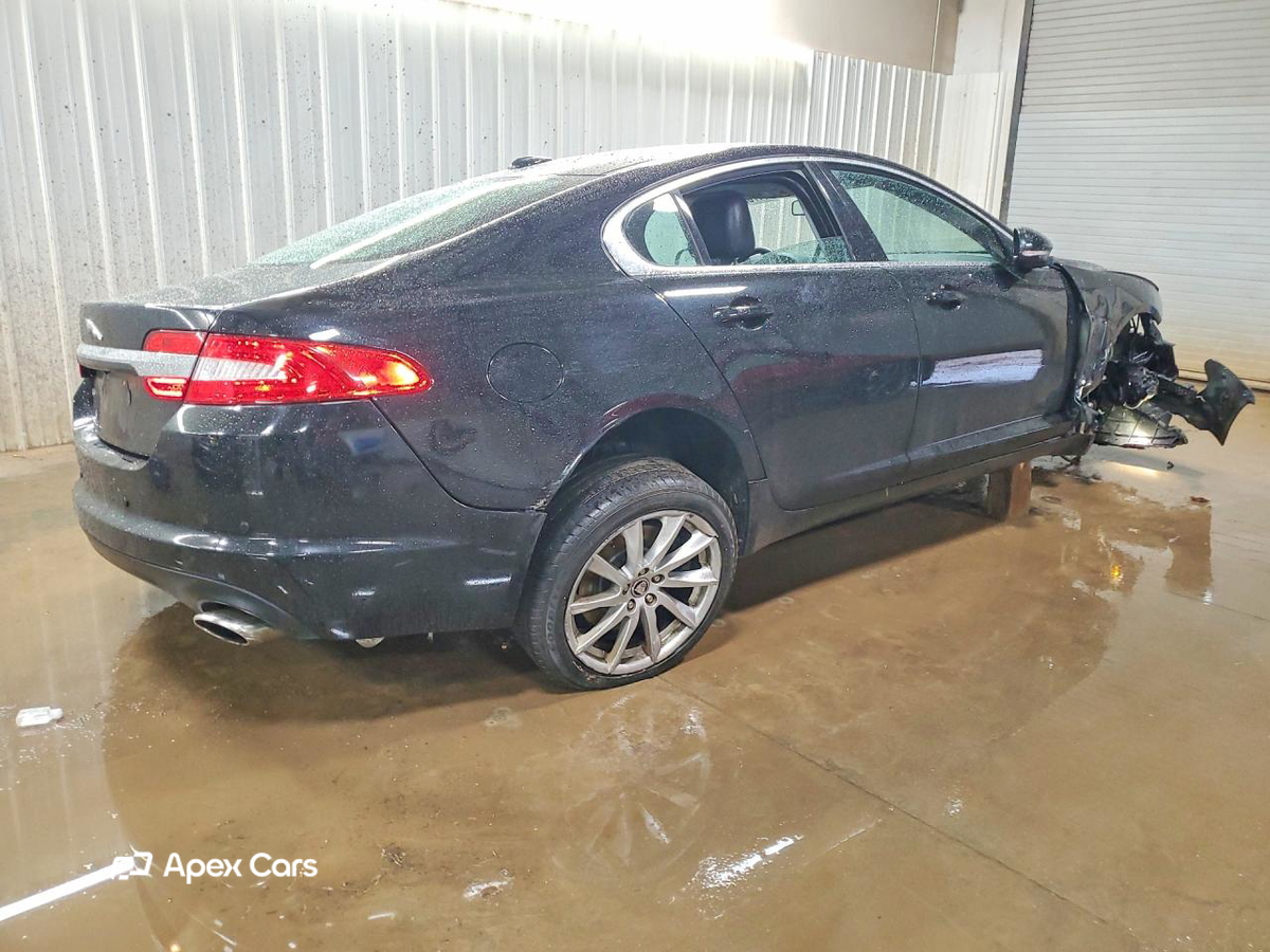 Jaguar XF 2012
