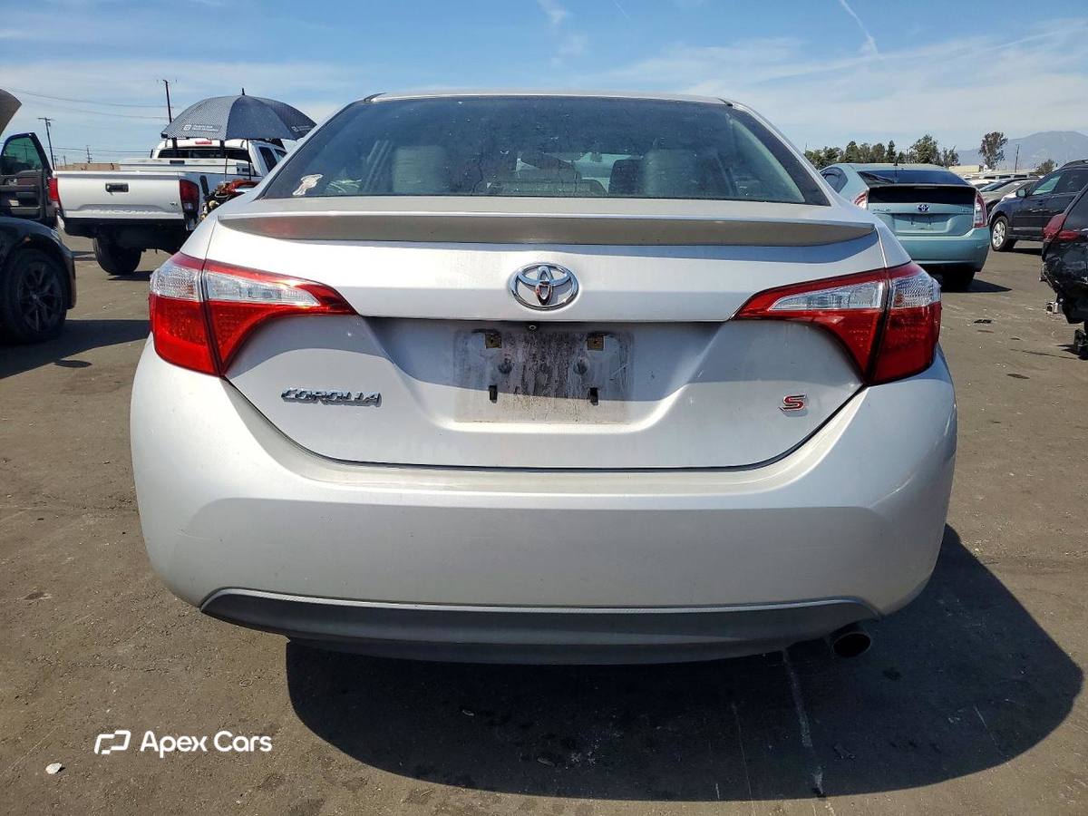 Toyota Corolla 2015