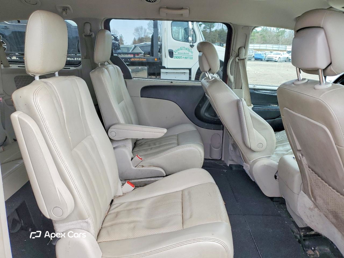 Chrysler Voyager 2013