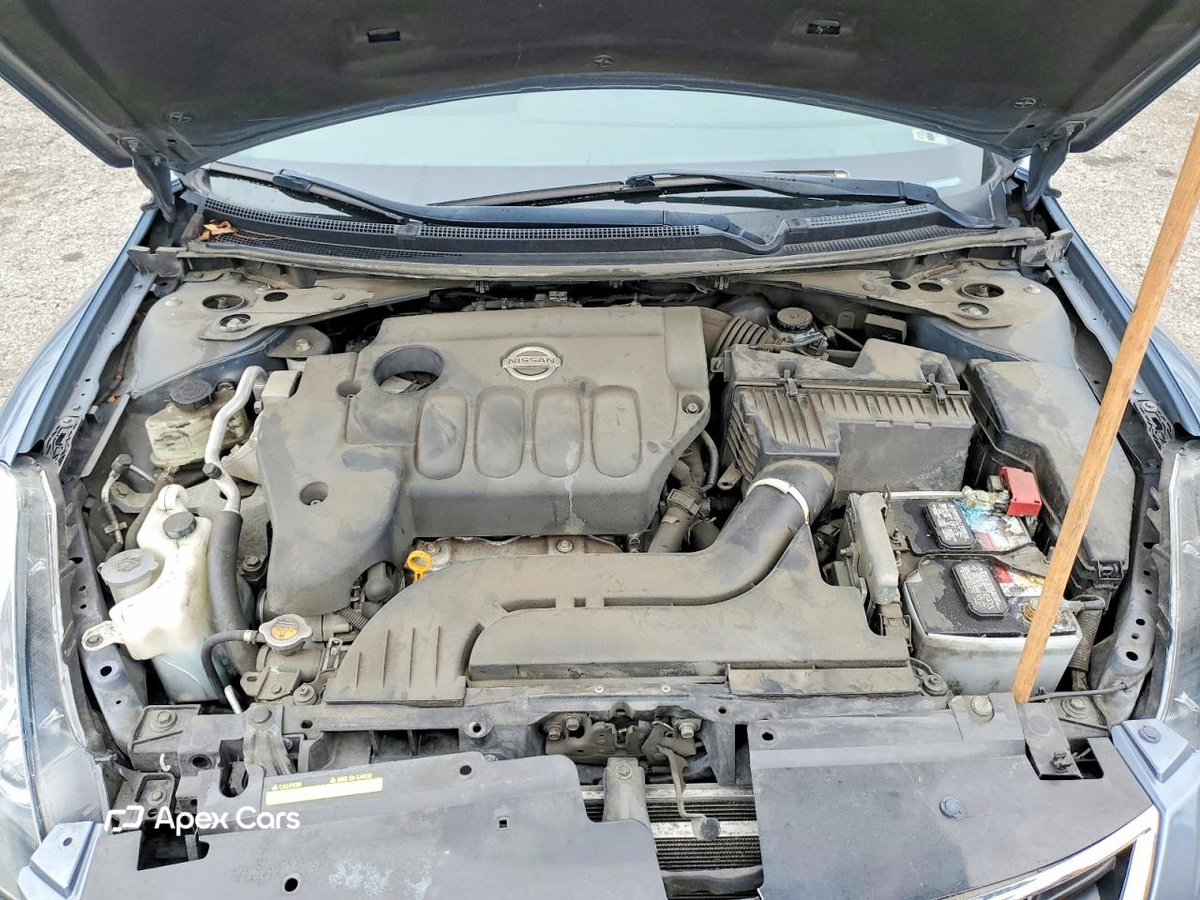 Nissan Altima 2012