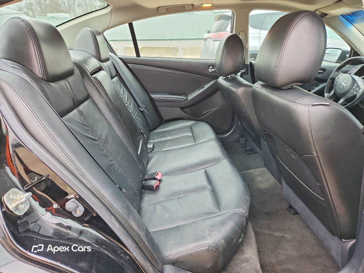 Nissan Altima 2011