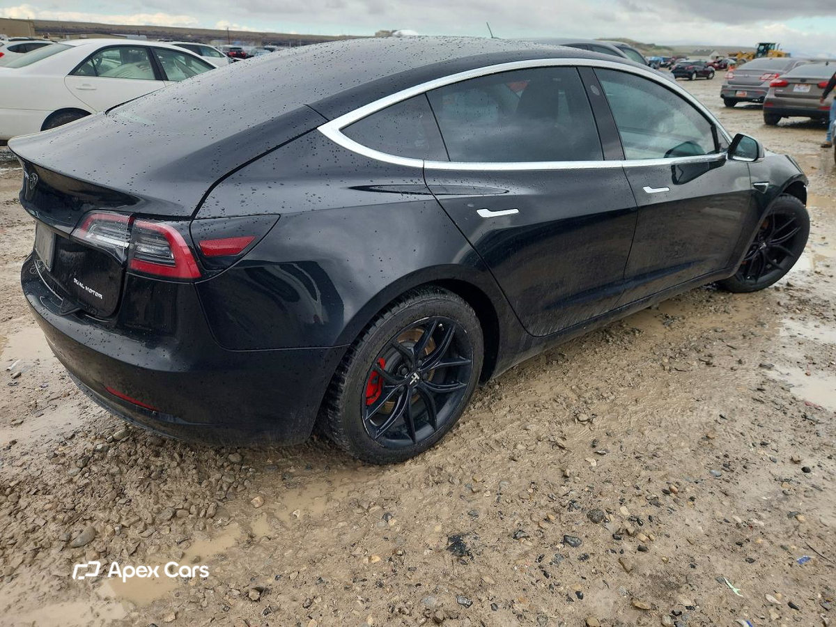 Tesla Model 3 2020