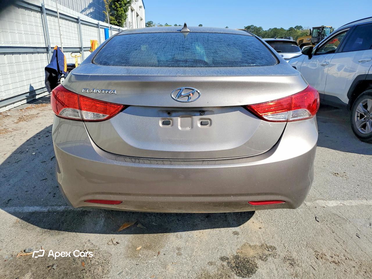 Hyundai Elantra 2013