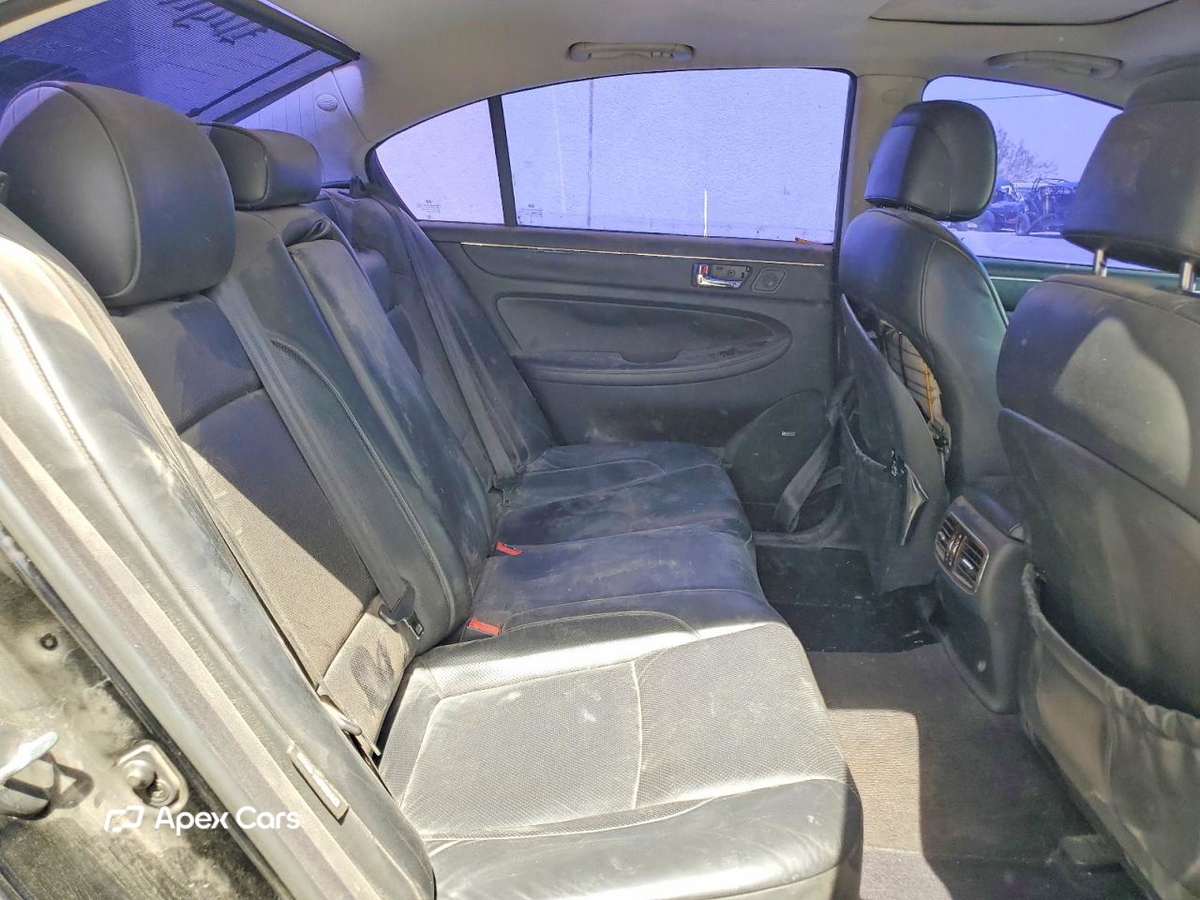 Hyundai Genesis 2010