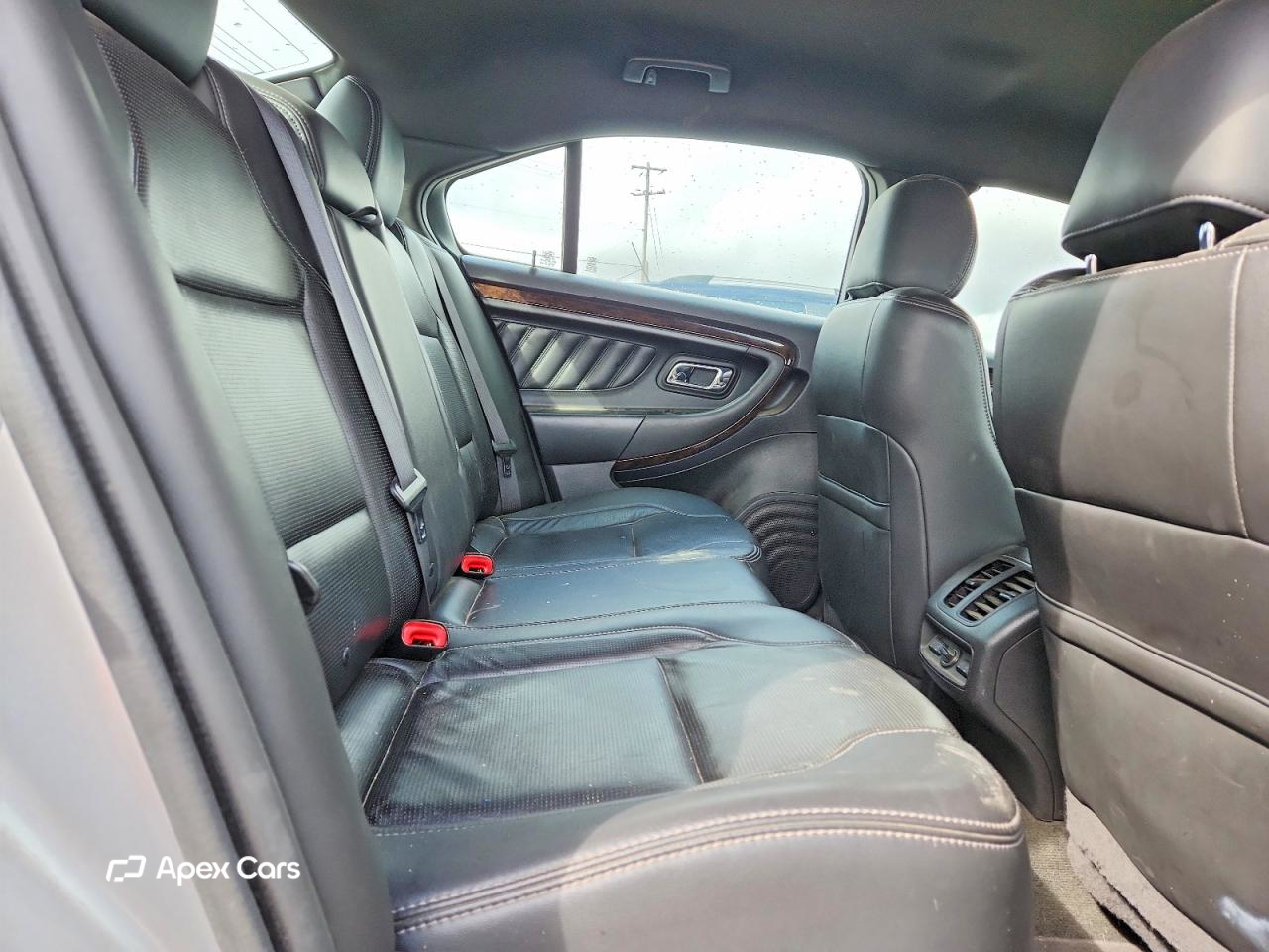 Ford Taurus 2015
