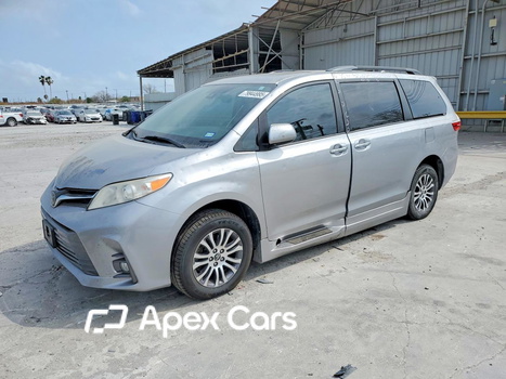 Toyota Sienna 2018 - Image 1 of 12