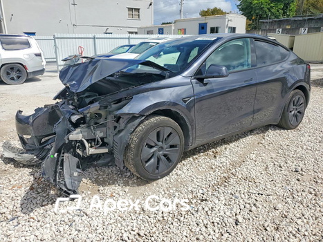 Tesla Model Y 2024 - Image 1 of 5