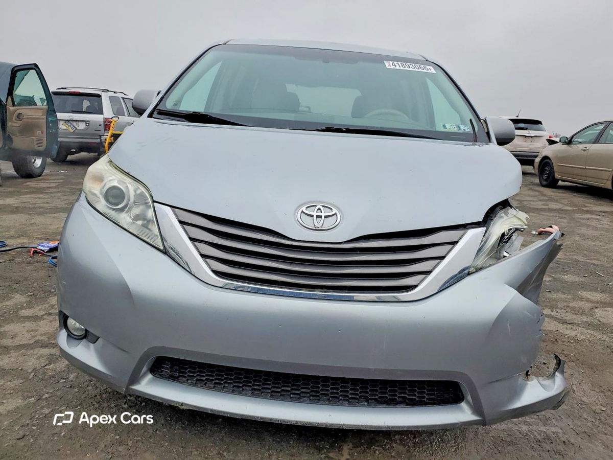 Toyota Sienna 2011