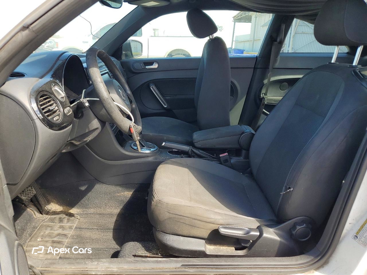 Volkswagen Beetle 2013