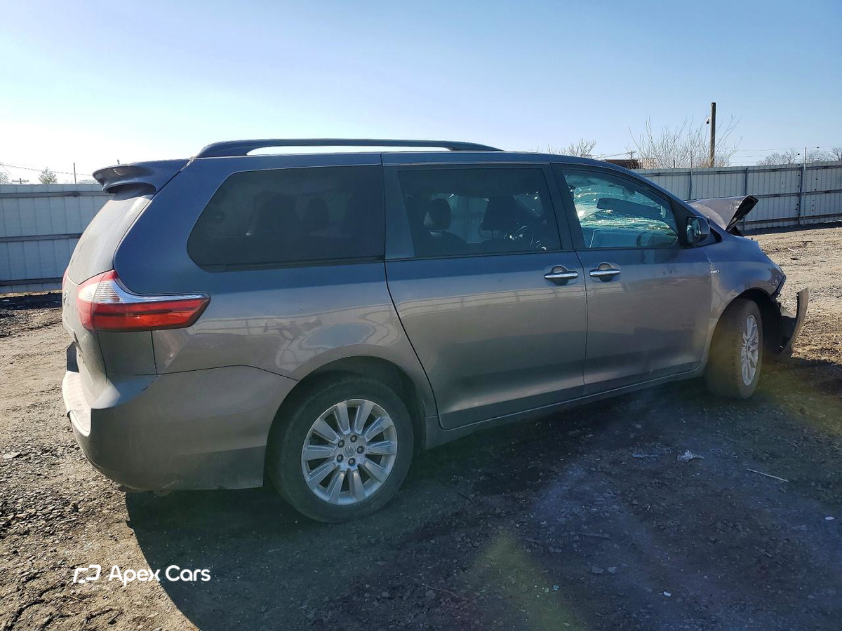 Toyota Sienna 2016