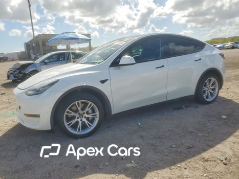 Tesla Model Y 2022 - Image 1 of 14