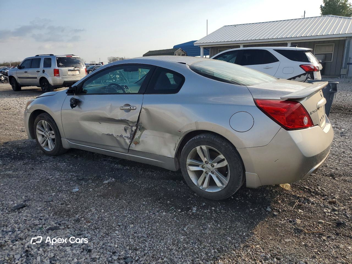 Nissan Altima 2010