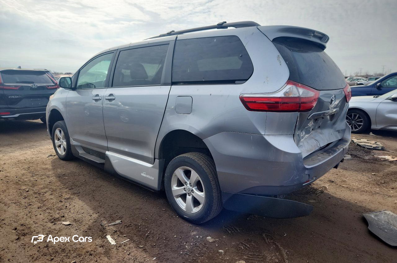 Toyota Sienna 2015