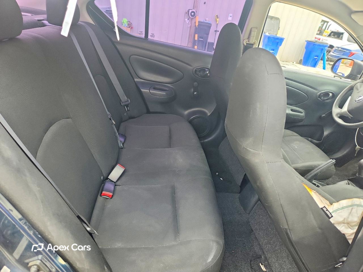 Nissan Versa 2015
