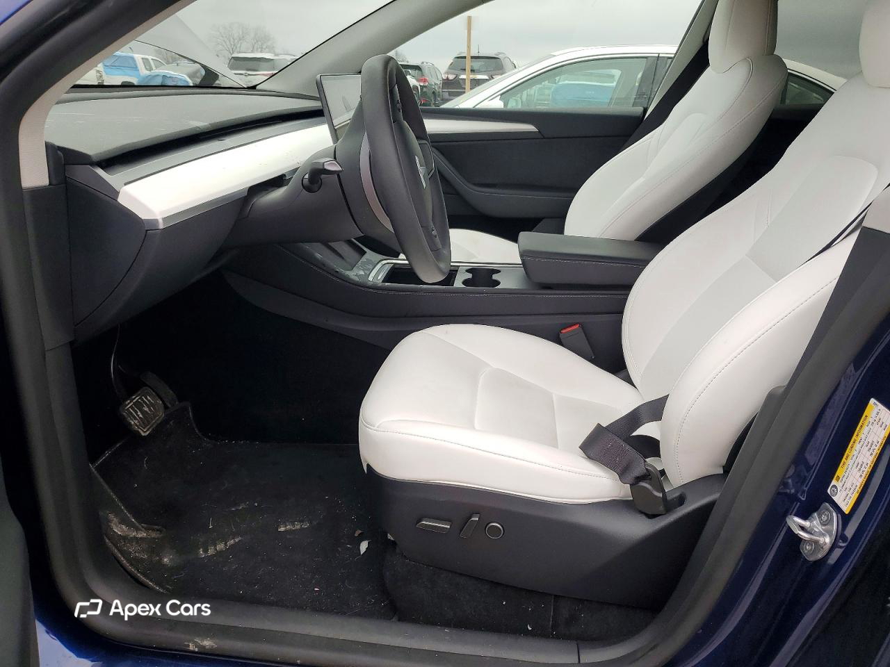 Tesla Model Y 2025