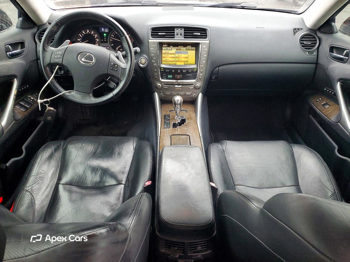 Lexus IS 2010