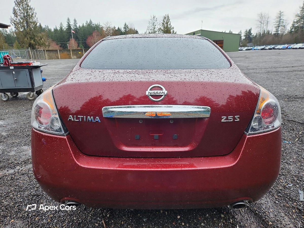 Nissan Altima 2010