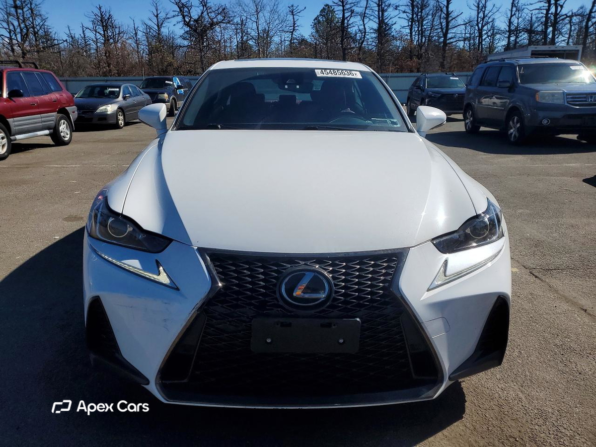 Lexus IS 2019
