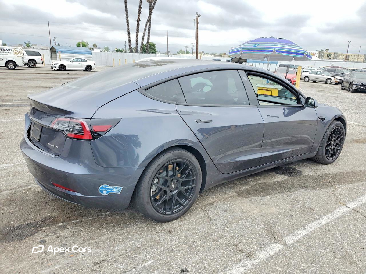 Tesla Model 3 2021