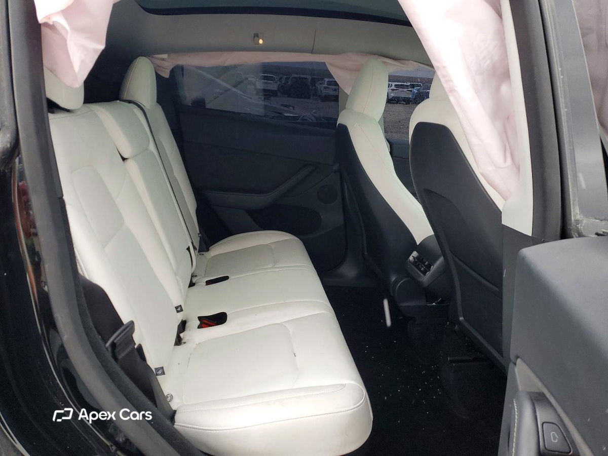 Tesla Model Y 2025