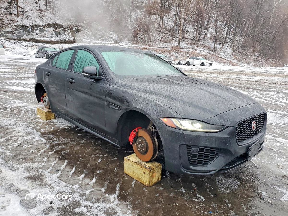 Jaguar XE 2020