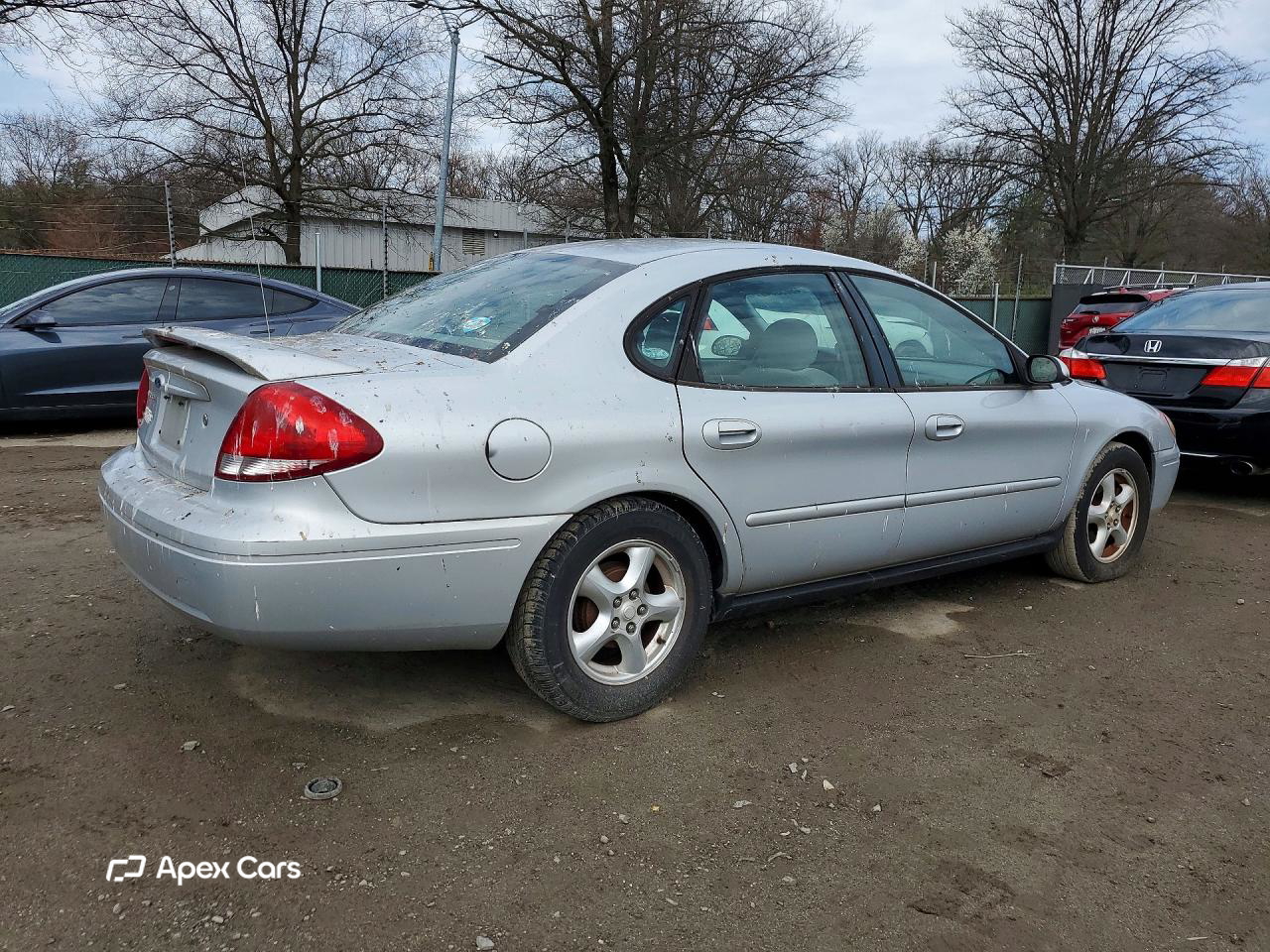 Ford Taurus 2004