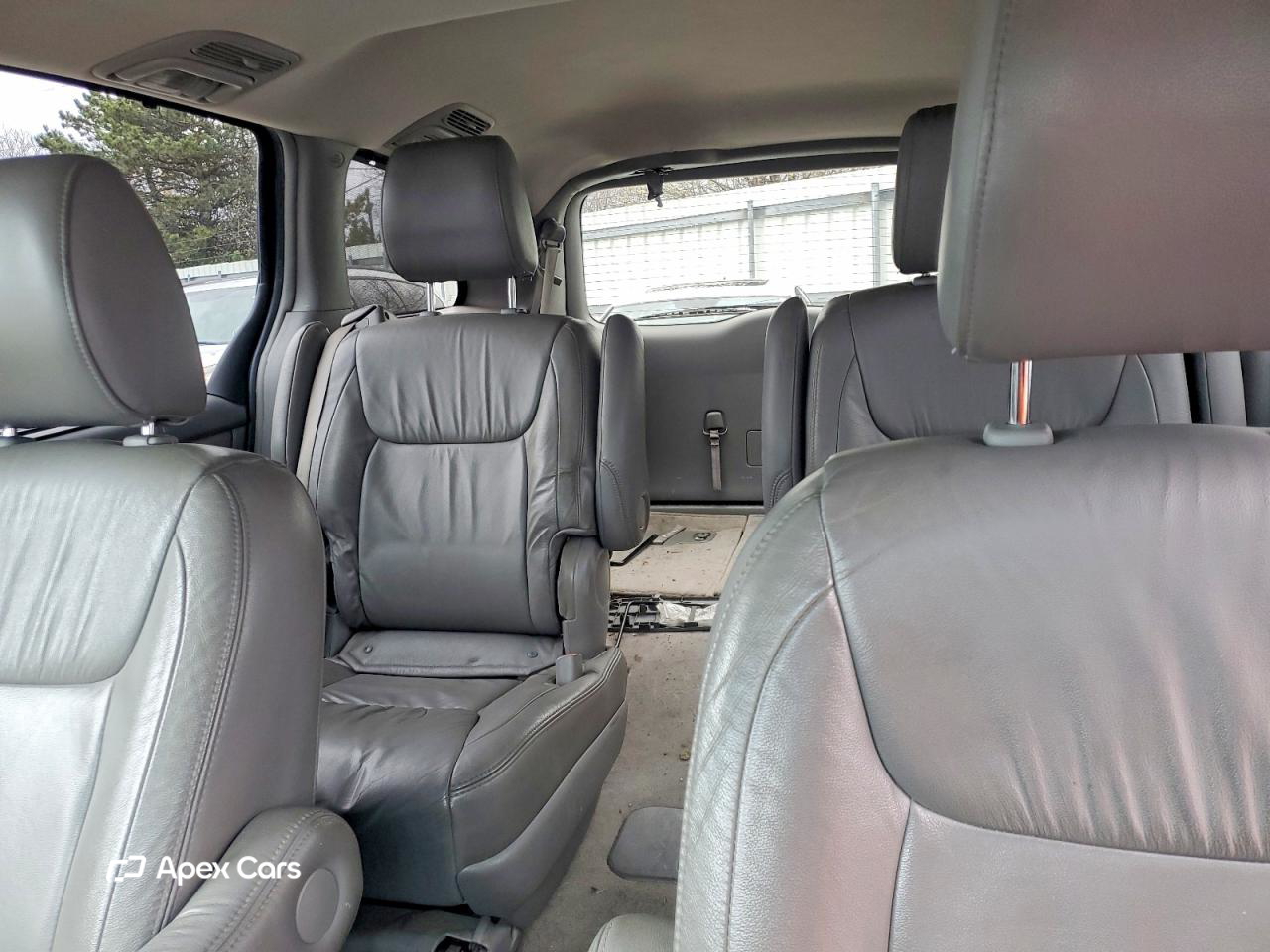 Toyota Sienna 2010