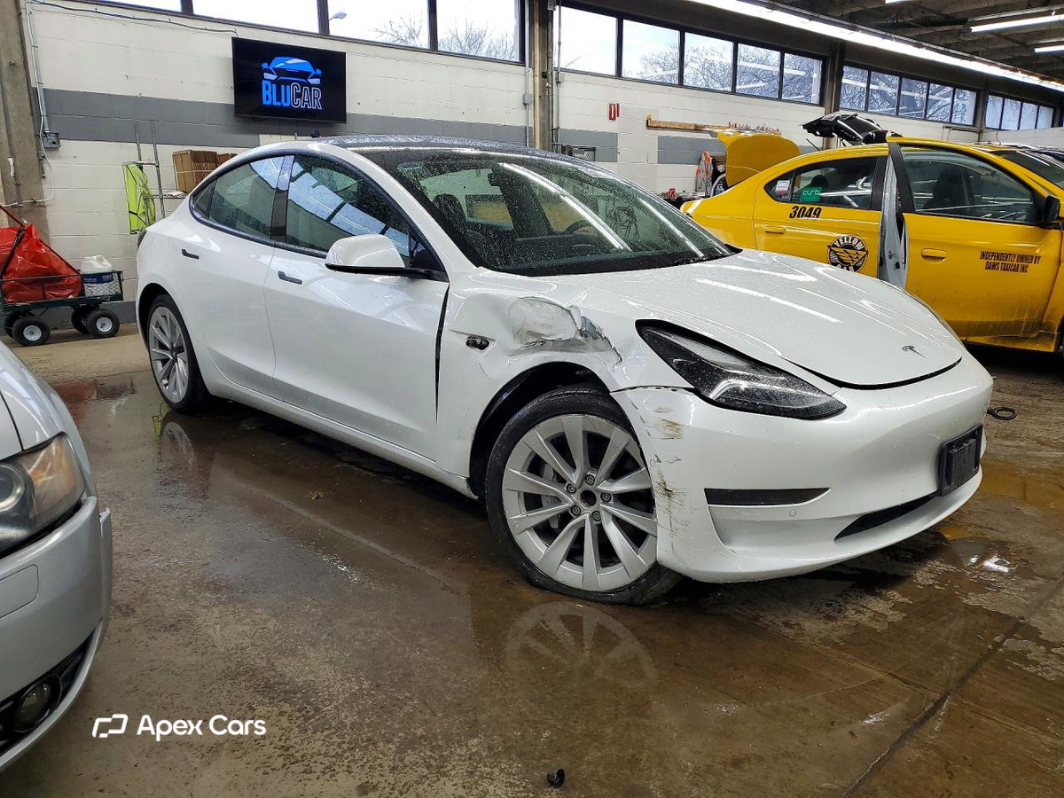 Tesla Model 3 2022
