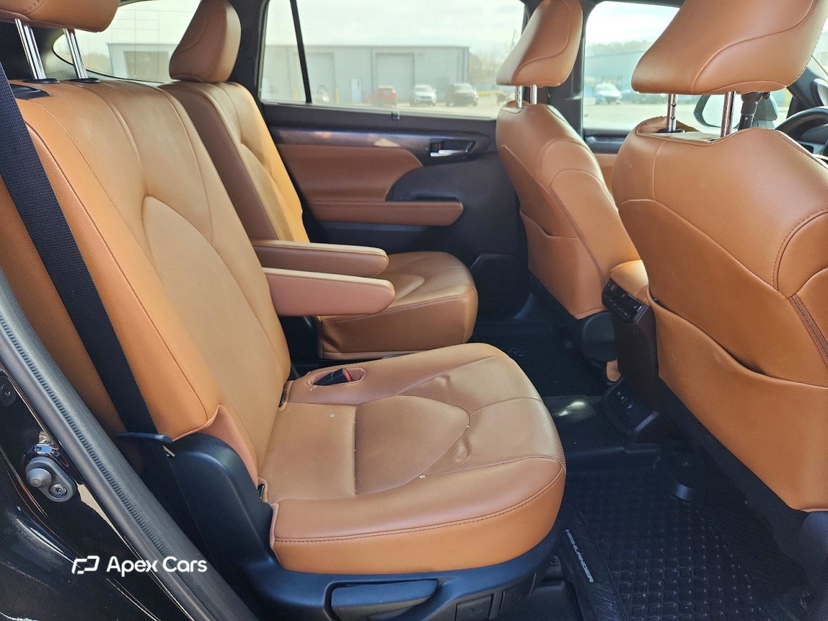 Toyota Highlander 2021