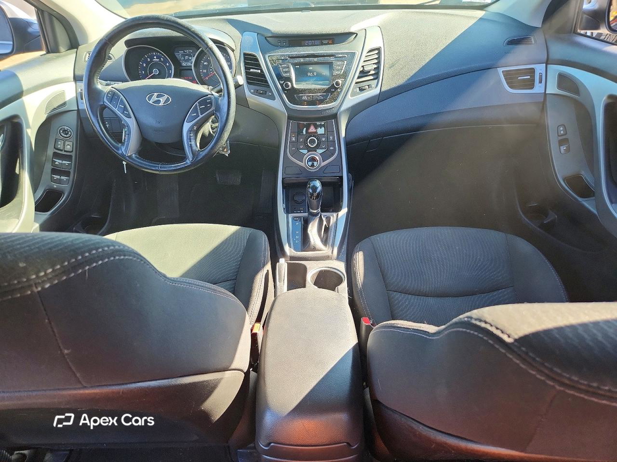 Hyundai Elantra 2015