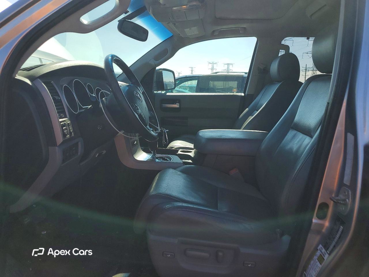 Toyota Sequoia 2013