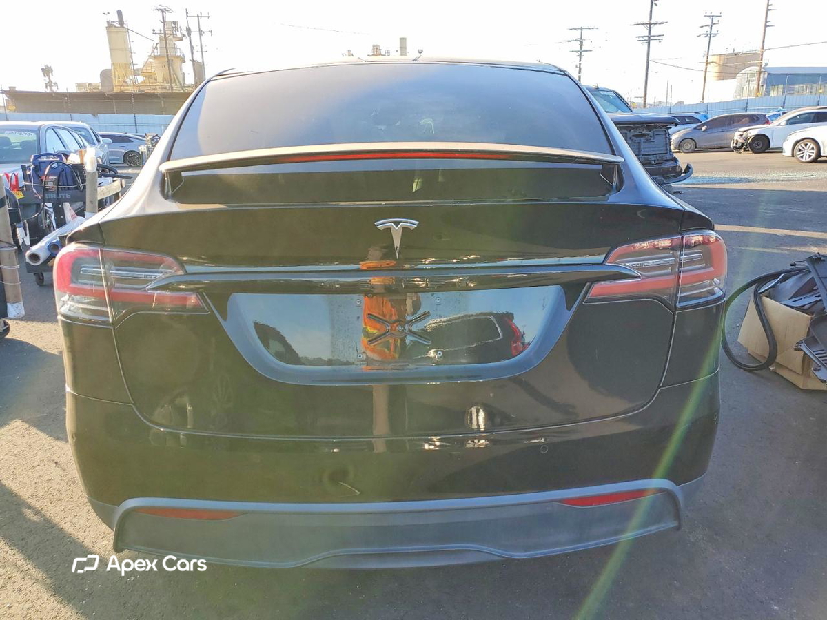 Tesla Model X 2022