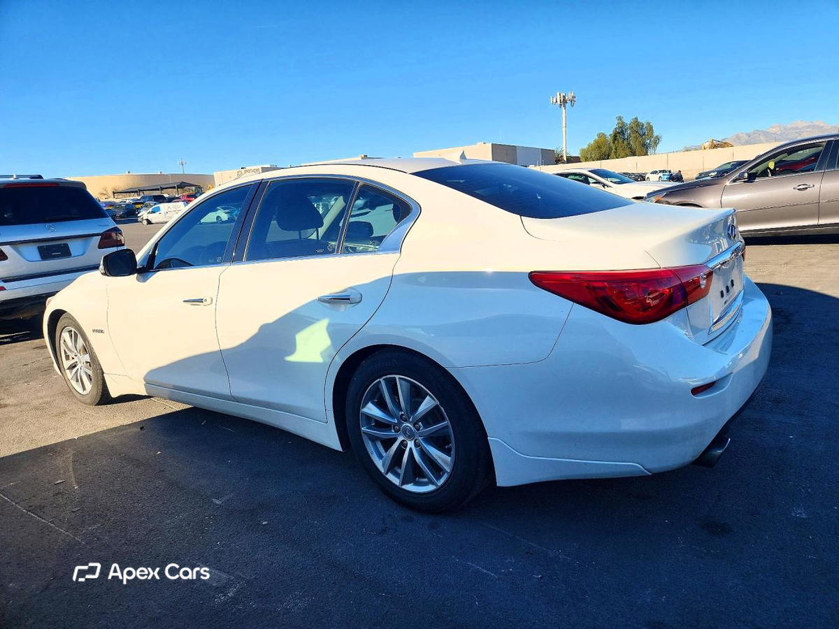 Infiniti Q50 2015