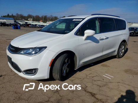 Chrysler Pacifica 2017 - Image 1 of 13