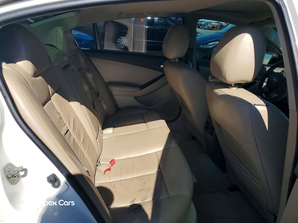Nissan Altima 2011