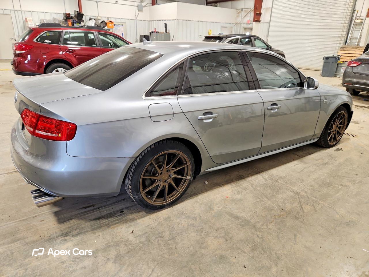 Audi RS4 2011