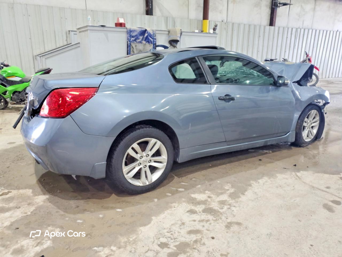 Nissan Altima 2010