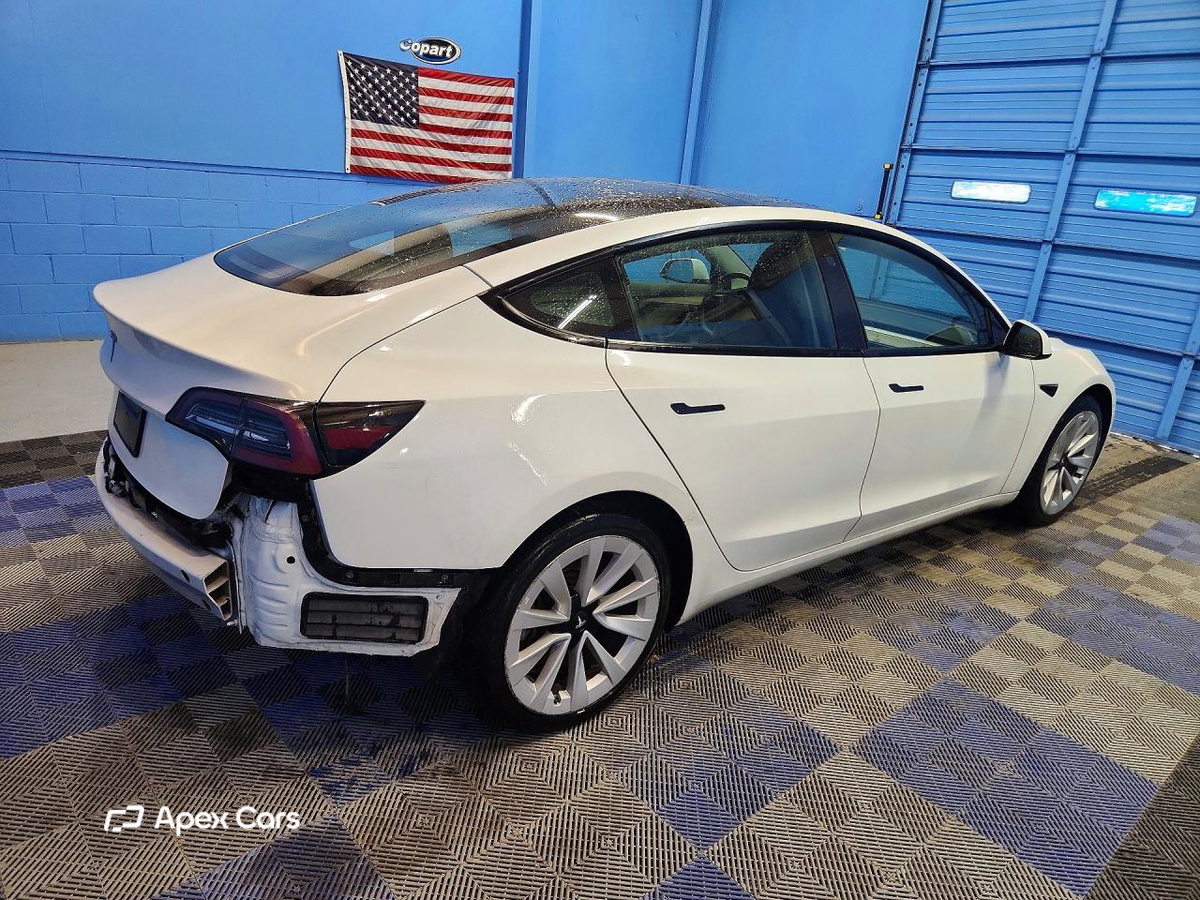 Tesla Model 3 2022