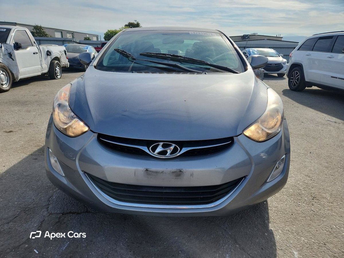 Hyundai Elantra 2012