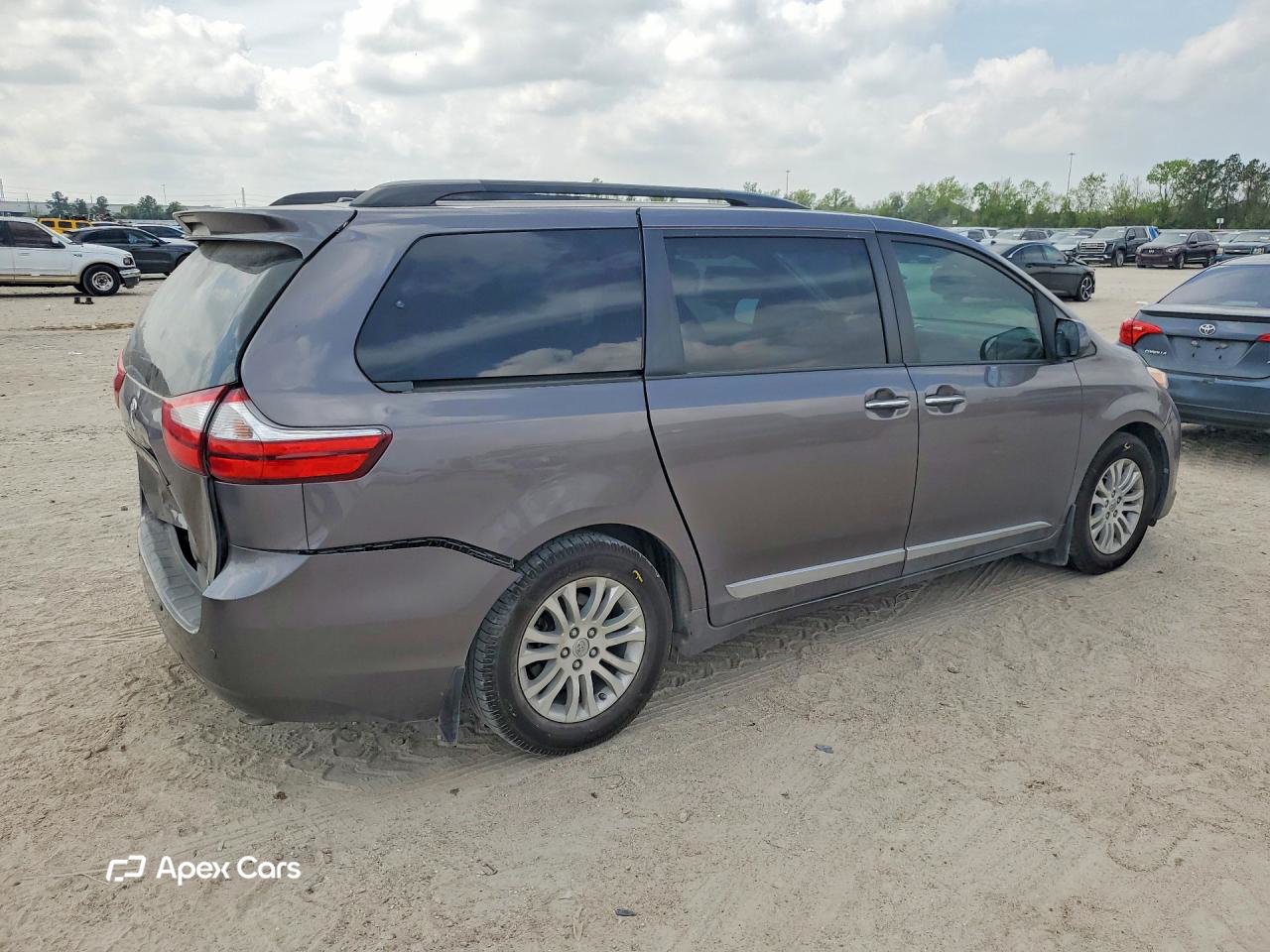Toyota Sienna 2016