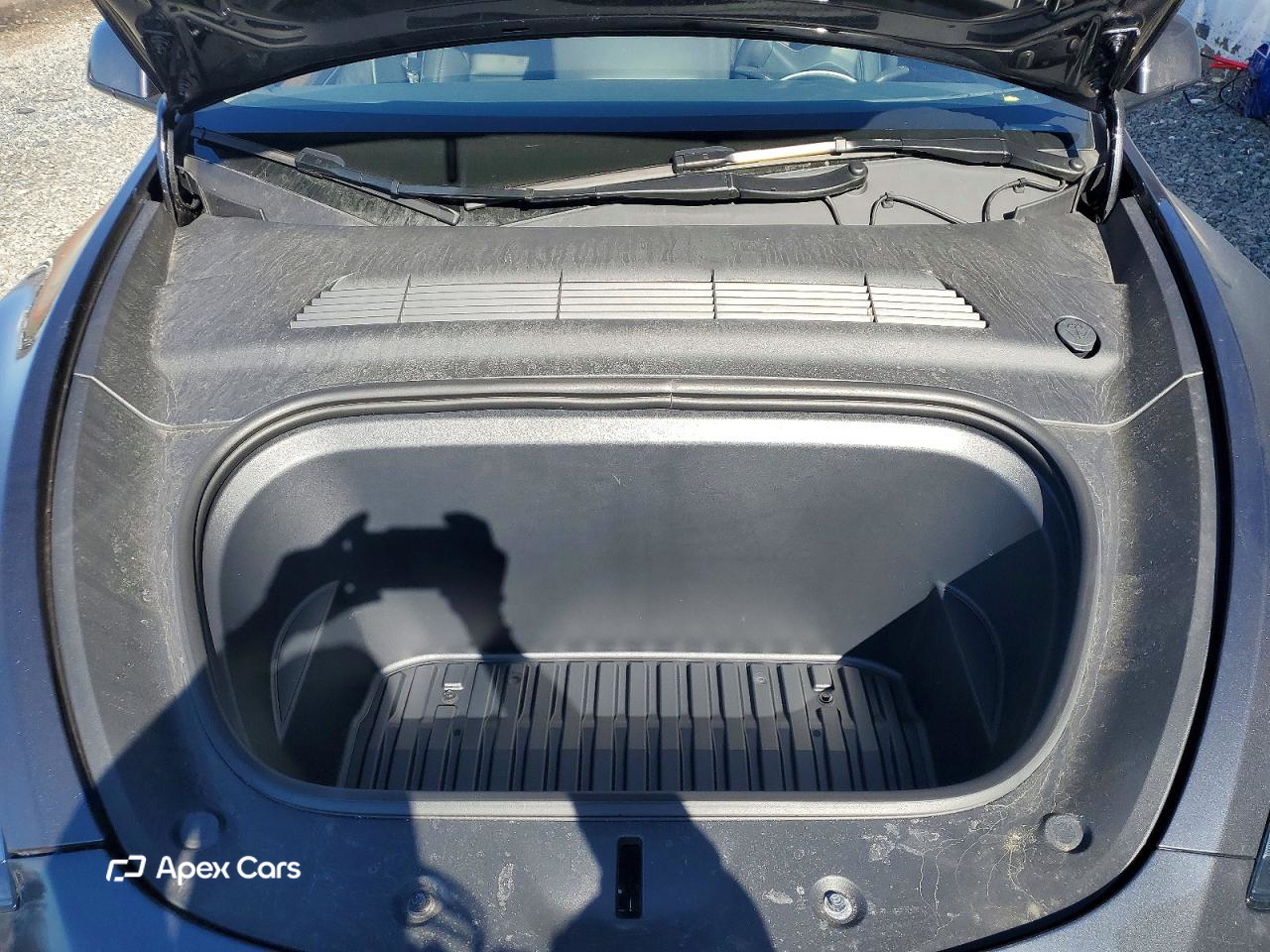 Tesla Model Y 2025