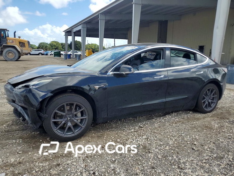 Tesla Model 3 2019 - Image 1 of 13