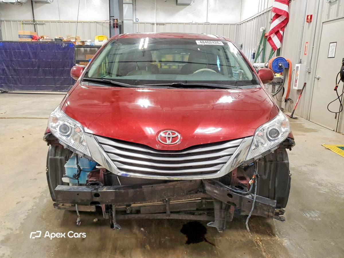 Toyota Sienna 2011