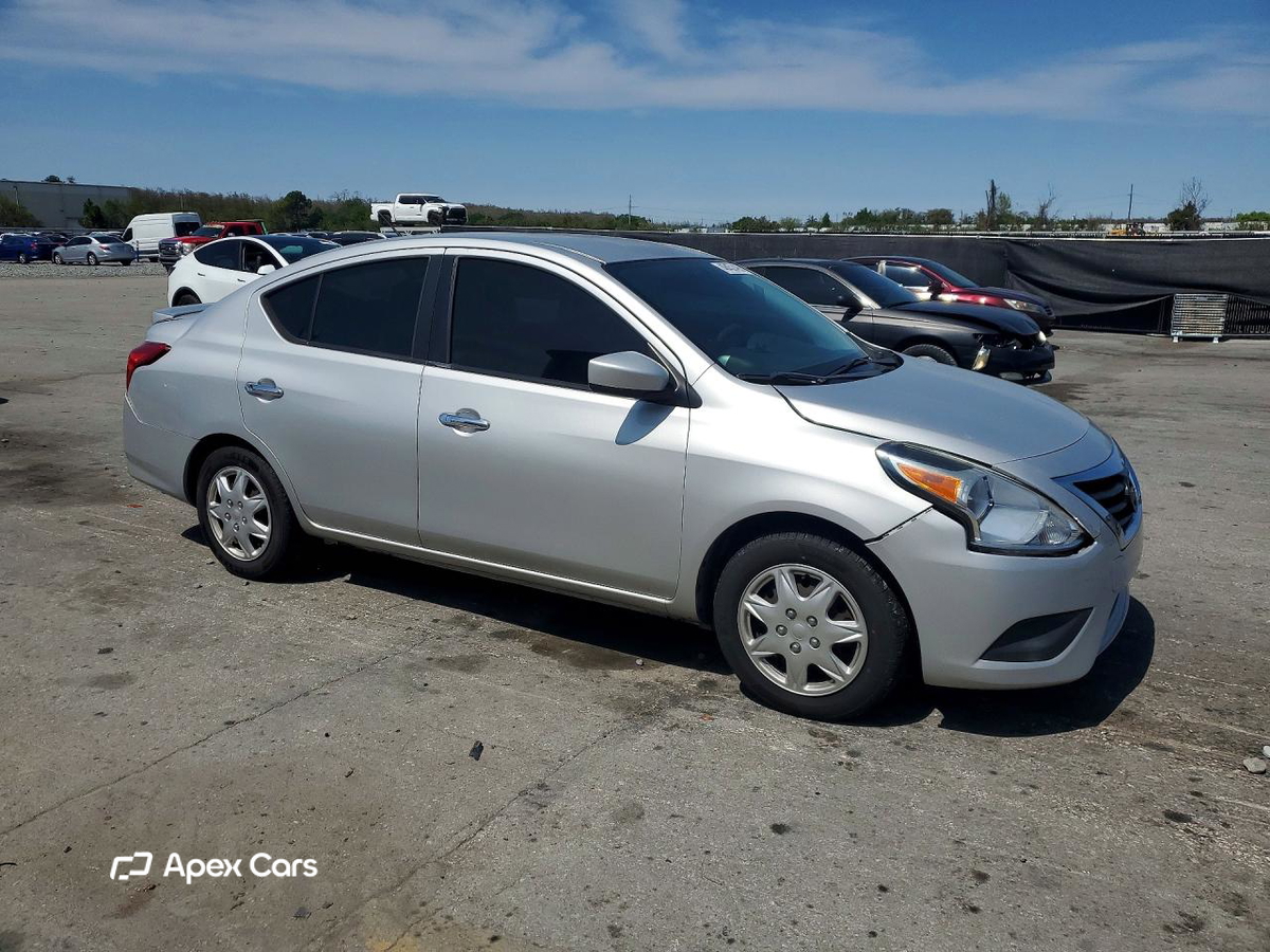Nissan Versa 2018