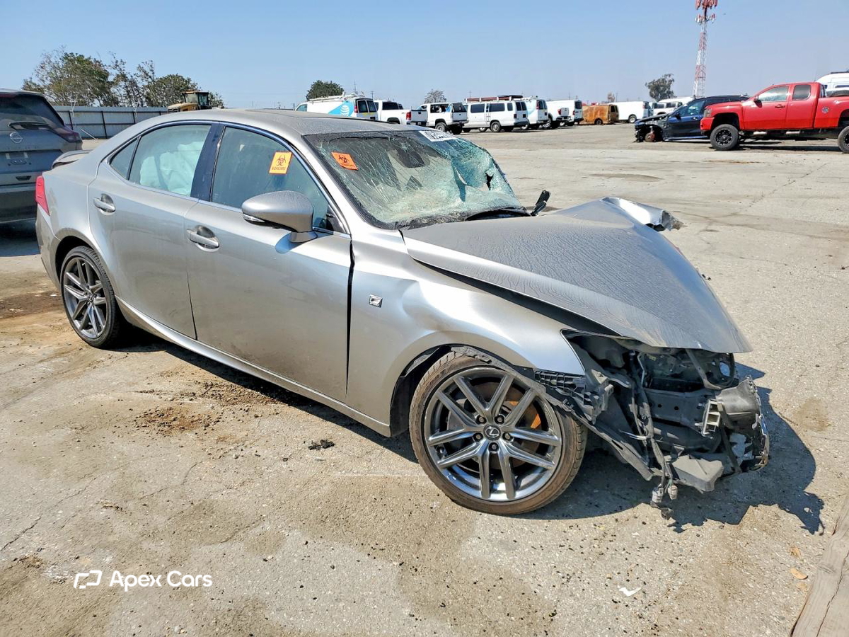 Lexus IS 2019