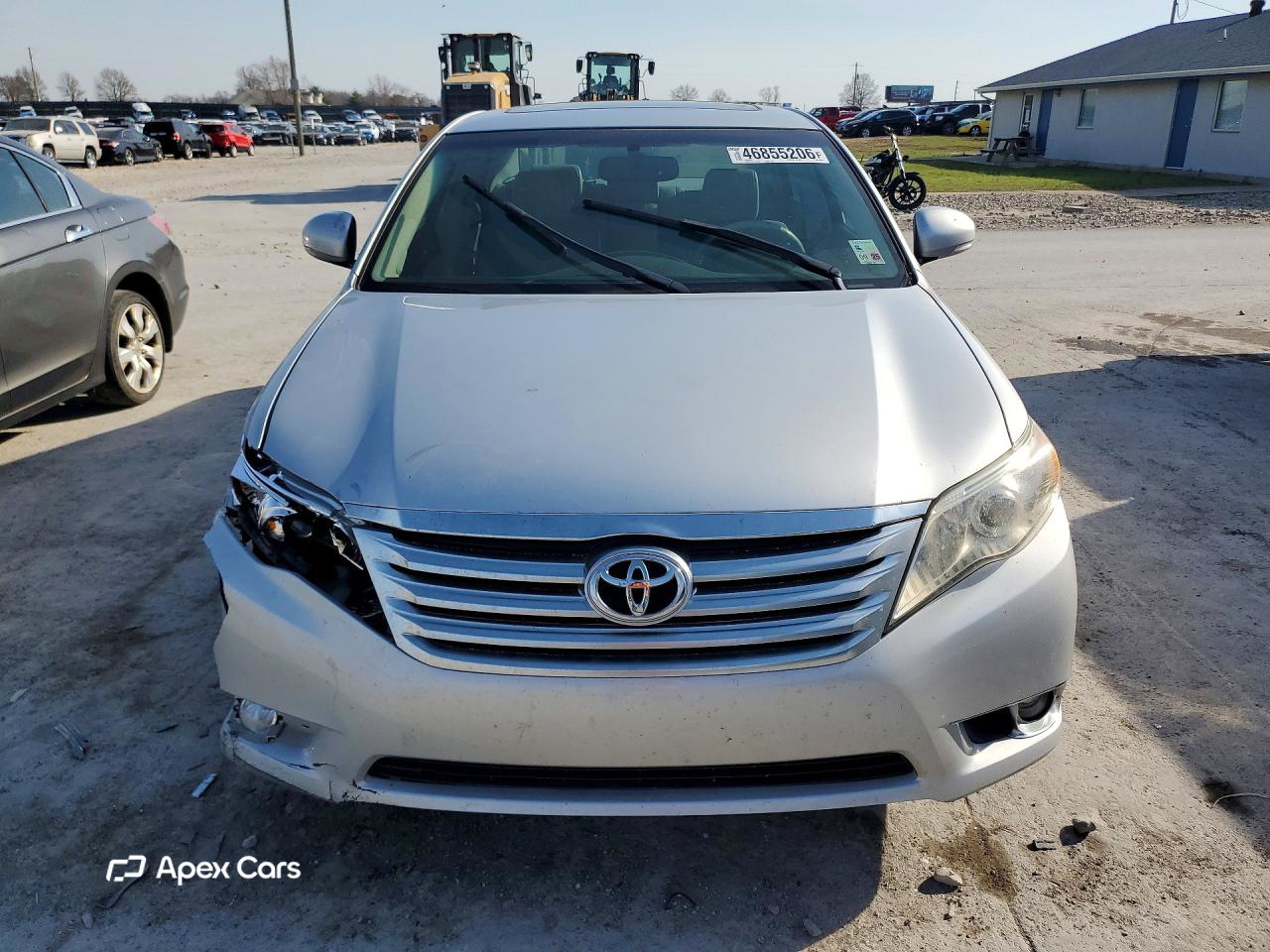 Toyota Avalon 2011