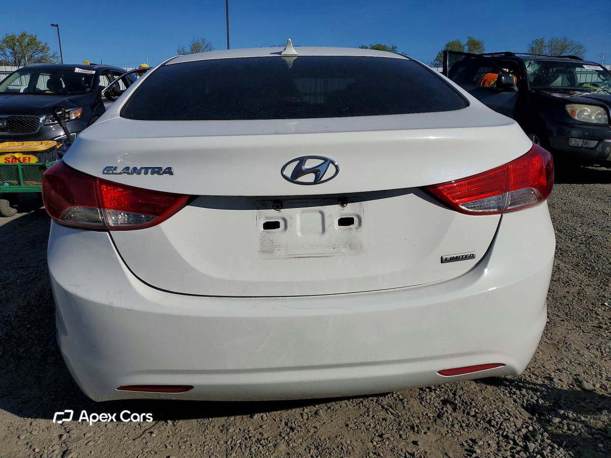 Hyundai Elantra 2013